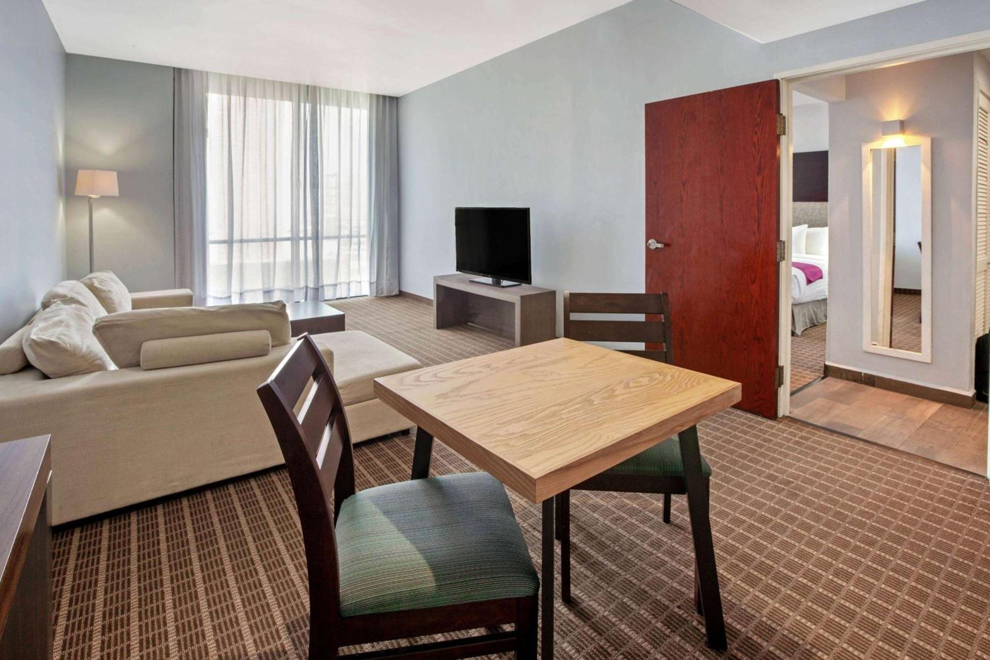 Chn Hotel Monterrey Norte, Trademark Collection By Wyndham Zewnętrze zdjęcie